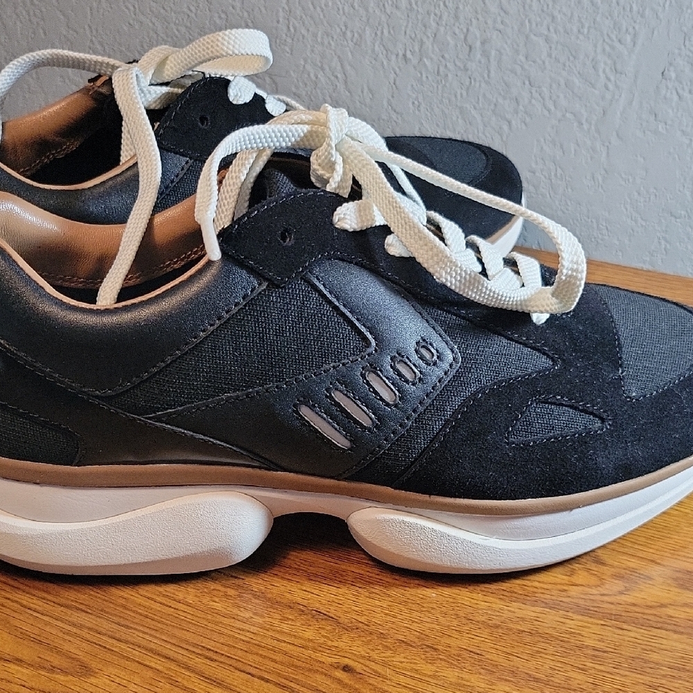 Tory Sport Black and White Sneakers with Cushioned Sole - Picture 4 of 7